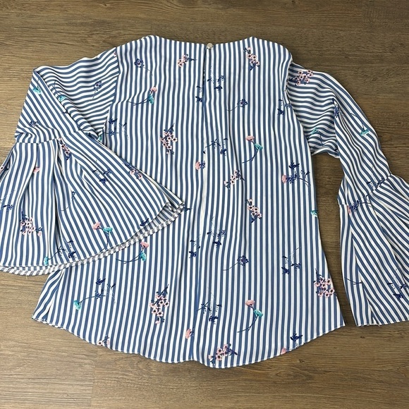CLOSET LONDON BLUE STRIPE FLORAL BELL SLEEVE BLOUSE, size 6 - Picture 11 of 11
